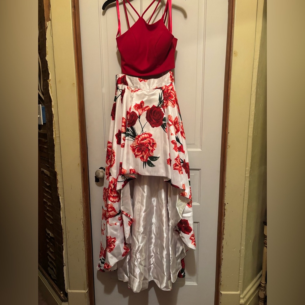 Two-piece Prom dress, half up half down